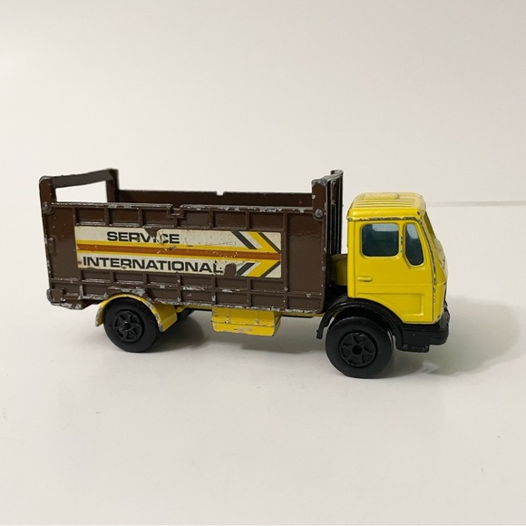 Vintag Majorette Mercedes Truck Diecast Service International - Picture 1 of 16